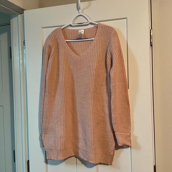 SAGA Large Knit Baby Pink Sweater - Picture 1 of 5